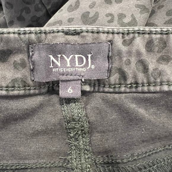 NYDJ Women’s Ami Skinny Leopard Cropped Pants Size 6 - Picture 5 of 5